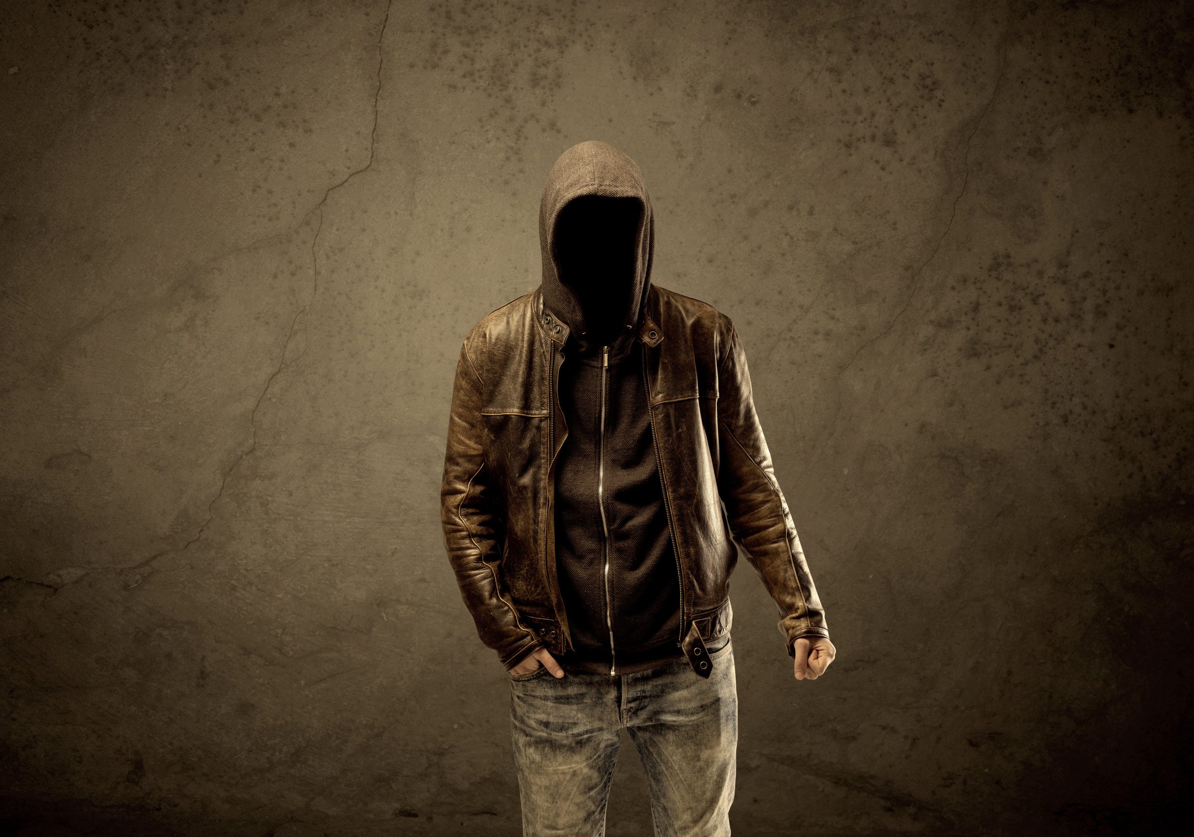 8 Signs Someone Might Be Following You and What to Do