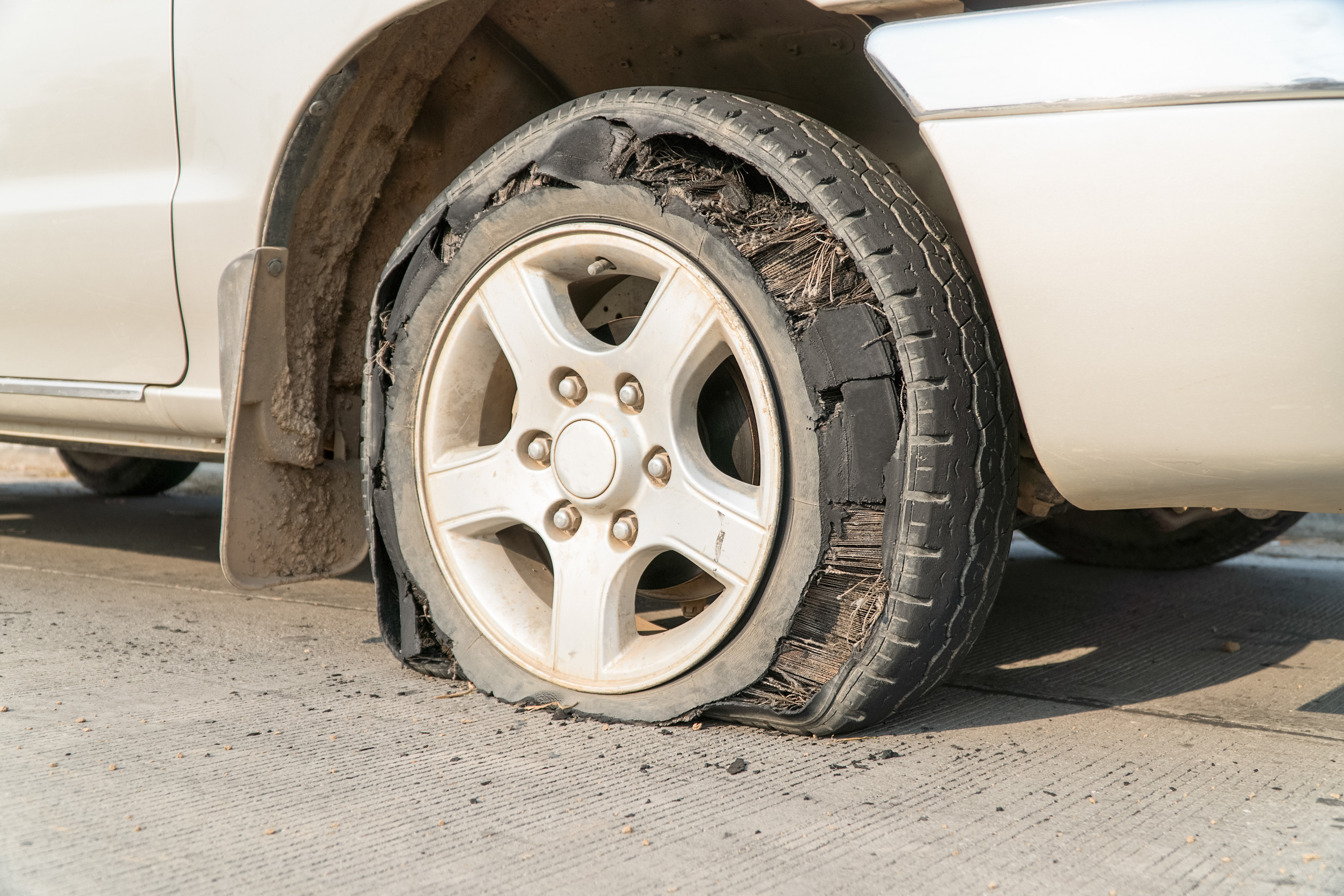 Tire Warning Signs: 10 Cues You Are About To Have A Blowout And What To Do