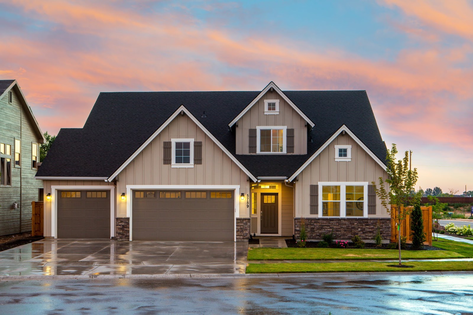 What Is a New Garage Door Installation ROI and Its Expenses?